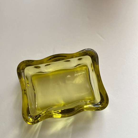 Lovely heavy glass accent dish. - Picture 2 of 8